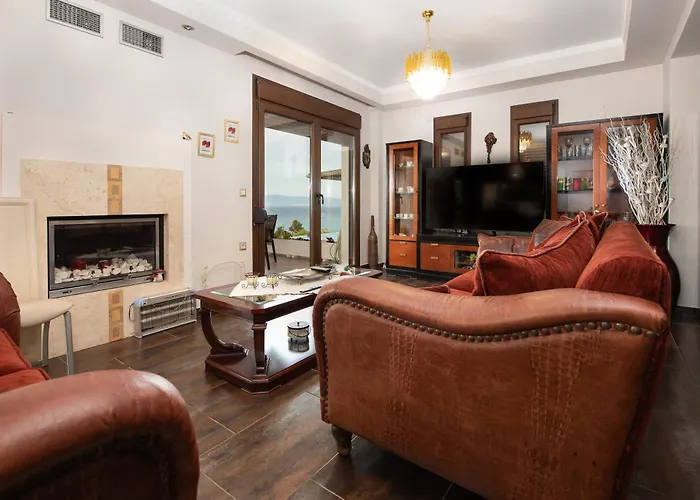 Maria Luxury Hanioti